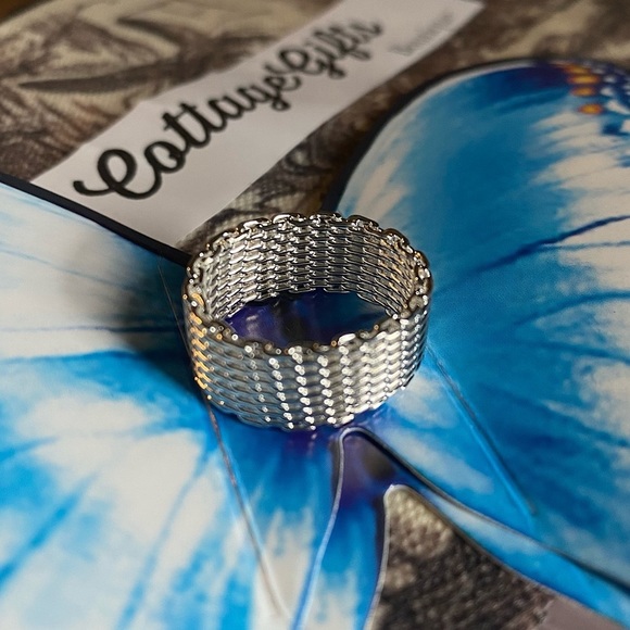 Jewelry - NEW Size 8 Silver Mesh Ring